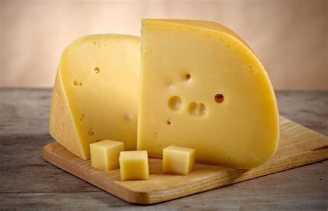 Покрытия для сыров: чем лучше покрывать продукт – воском или латексом