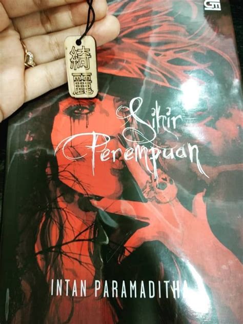 book notes  sihir perempuan  intan paramaditha  ablaze