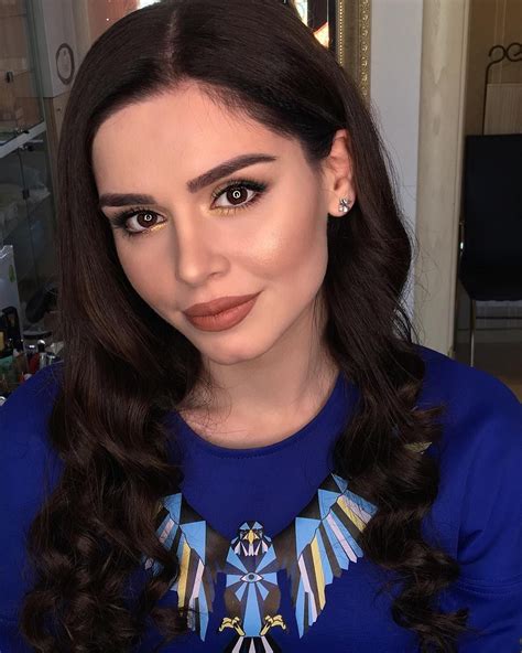 Заира Гасайниева Make up on Instagram: "😍порой просто достаточно ...