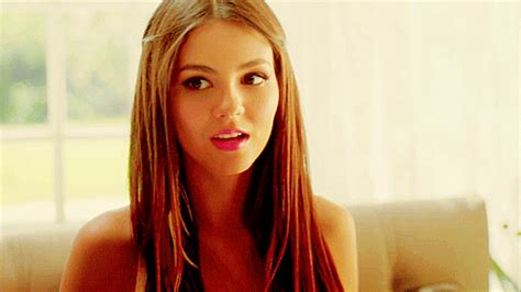 girl smiling gif  koleksi gambar