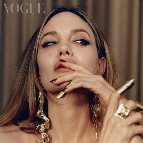 MEJORES perfumes en tendencia Primavera-Verano 2025 | Vogue