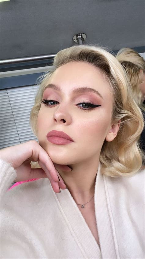Zara Larsson Pojkvän 2020 / Zara Larsson - Social Media 03/01/2020