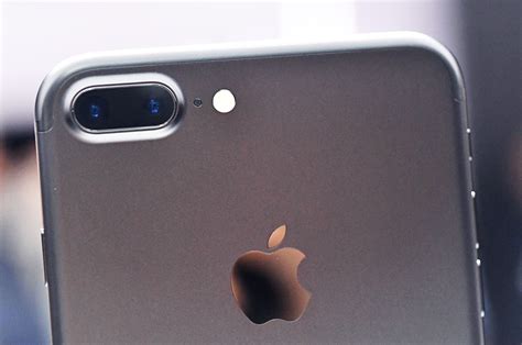 With the iPhone 7, Apple Makes Dual Cameras the New Normal | WIRED