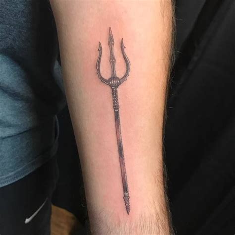 mighty trident tattoo designs  meanings tattoobloq trident