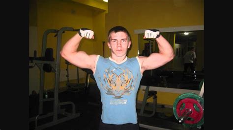 14 yo bodybuilder curl and workout - YouTube