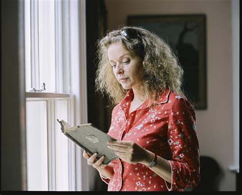 Julia Sawalha