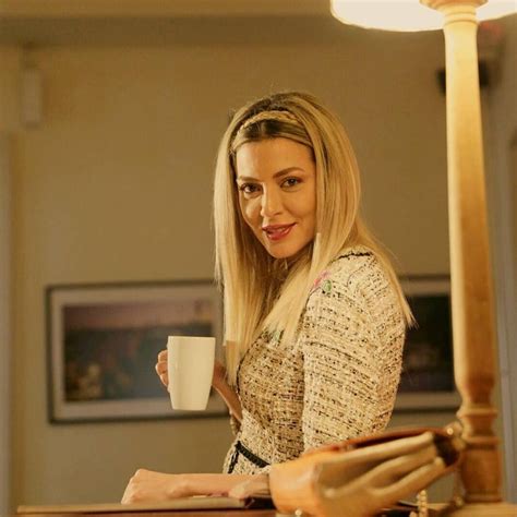Simge Selçuk - MaksatBilgi | Ünlüler, Leydi, Biyografi