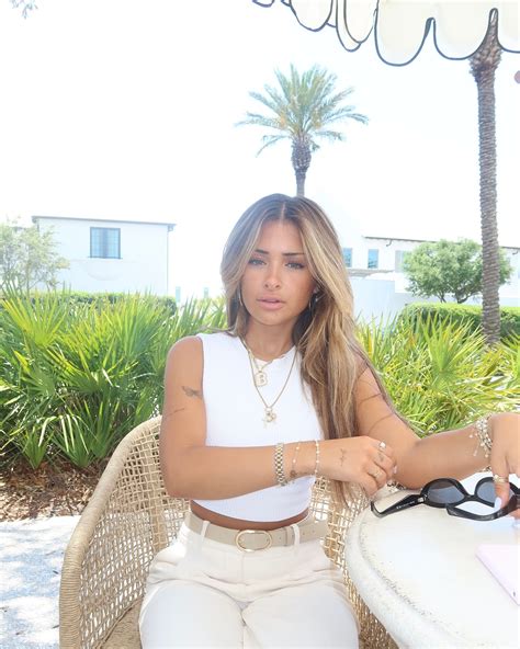 Gabriella Annalisa | 🤍 you. Also new vlog is up🤍🤍 | Instagram