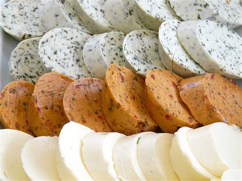 gourmet spreadable cheese  holiday party   madewith foods
