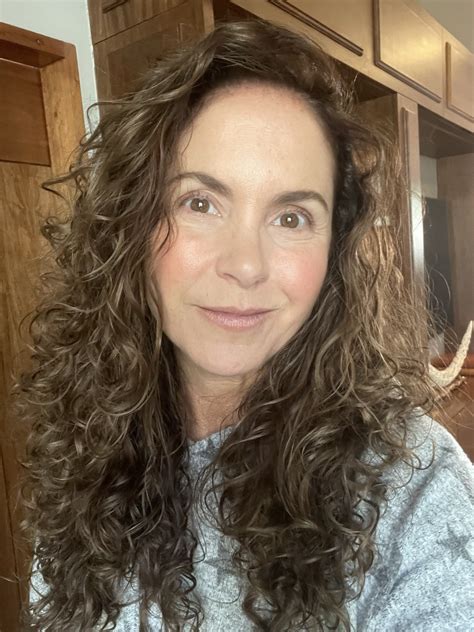 Lucero luce orgullosa sus arrugas y empodera sin maquillaje; la amamos