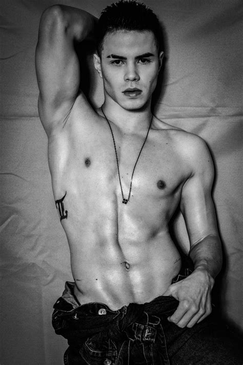 Bananas is My Business: GUSTAVO ROCHA SENSUALIZA EM ENSAIO!