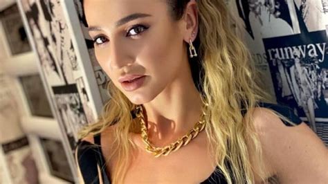 Это кадры 18+: обнаженная Бузова свела с ума поклонников, устроив танцы ...