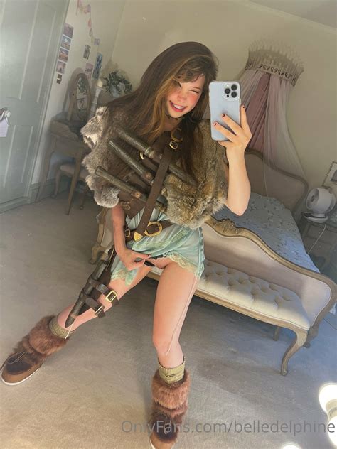 Belle Delphine - Your Little Elf - 68 naked cosplay photos. Onlyfans