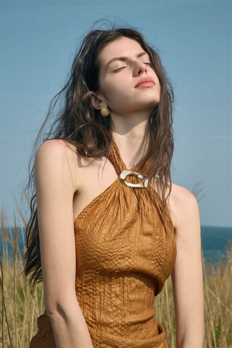 Halter-neck tie-closure top – Ancosti