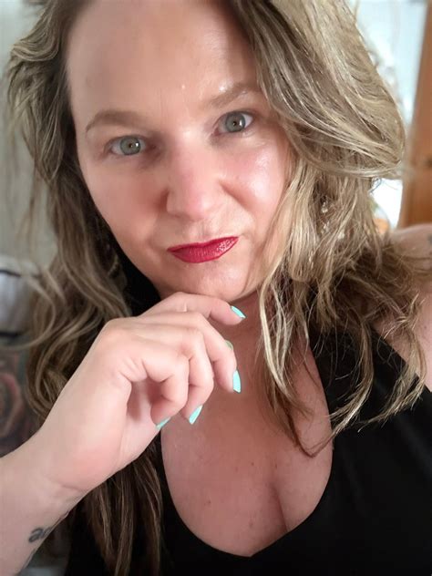 Lisa Liz - Lisa Liz added a new photo.