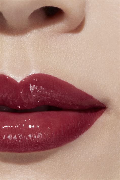 rouge coco flash hydrating vibrant shine lip colour  dominant chanel
