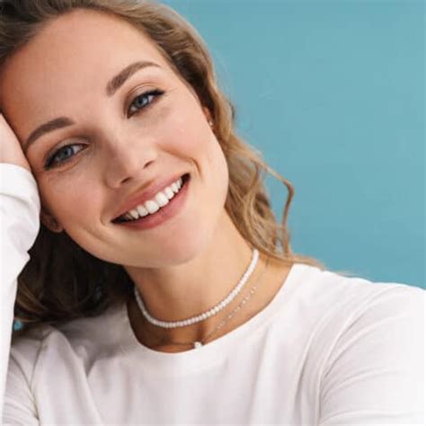 Satin vs. Silk for Hair: What Is Better for Your Hair?