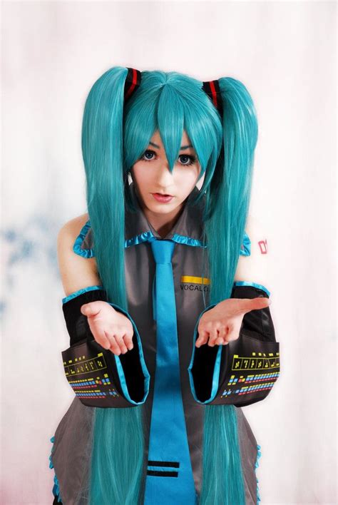Miku Hatsune Cosplay 2 by Jemminem.deviantart.com on @DeviantArt | Miku ...