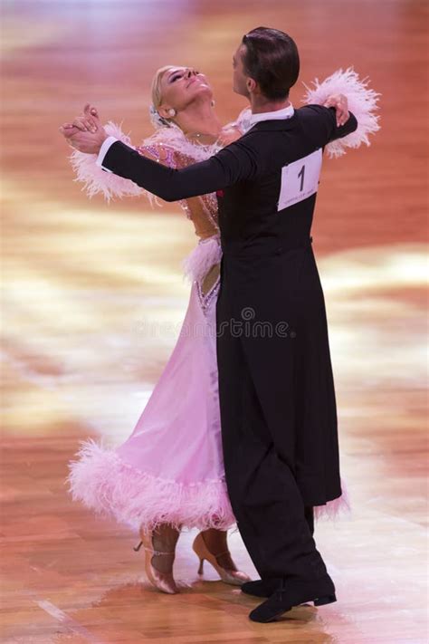 Couple Performs WDC World Professional 10 Dance Pro-am International ...