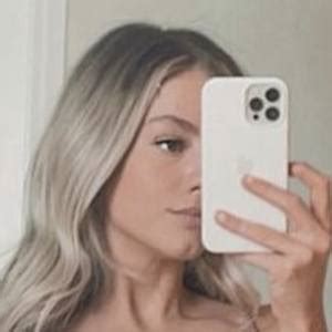 LuluLuvely - Age, Family, Bio | Famous Birthdays