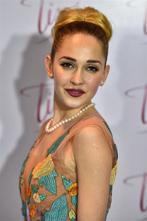 Mercedes Lambre - Steckbrief, News, Bilder | GALA.de