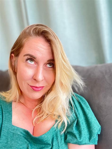 Top Experts Weigh In: The Jules Ari OnlyFans Scandal - 7 Unbelievable Truths Image 2
