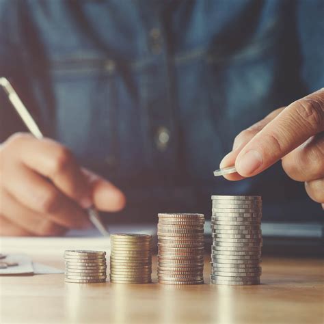 If real wages aren’t rising, how is household income going up? | Brookings