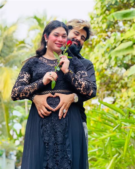 Jasi_Ashi_ Official | ചെറു കിന്നാരം പറയാം 🙈 ️ #jasiljazzi #dubaimallu #