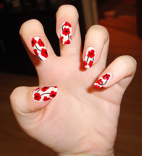 Red Flower Nail Arthttp://nails-side.blogspot.com/