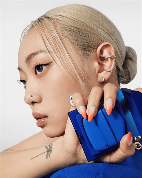 Get Smooth and Flawless Skin with moonshot Performance Cushion