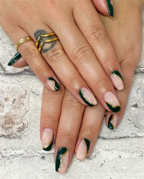 33 Stunning Green And Gold Nail Designs Perfect For 2025