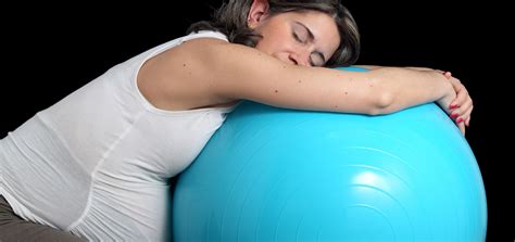 Dealing With Back Pain During Labor | Childbirth Graphics