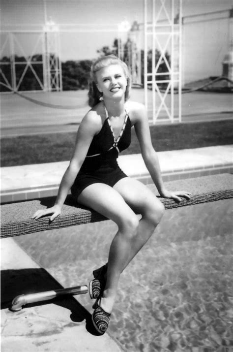 Ginger Rogers | Ginger rogers, Classic hollywood glamour, Fred and ginger