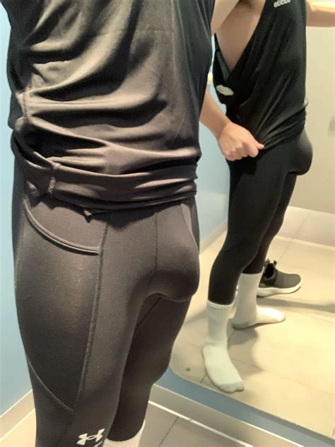 Changing room bulge | Scrolller