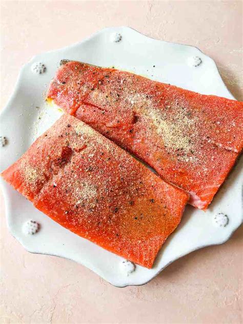 How to Pan Sear Salmon (In under 10 minutes!) - Tipps in the Kitch