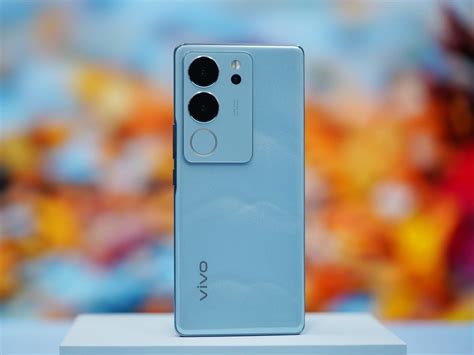 Vivo представила субфлагманский смартфон S17 Pro