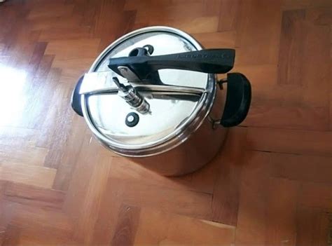 Lagostina pressure cooker, TV & Home Appliances, Kitchen Appliances ...