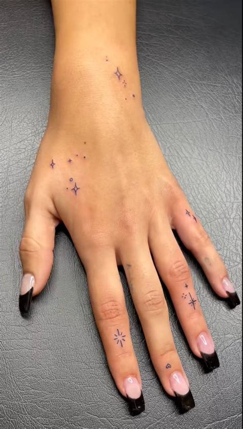 hand tatoo | Hand and finger tattoos, Pretty hand tattoos, Minimal tattoo