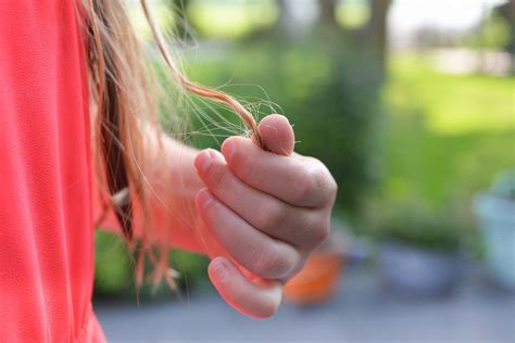 Brittle Nails, Hair Loss & Dull Skin? You Might Be Low in Zinc | FOOD ...