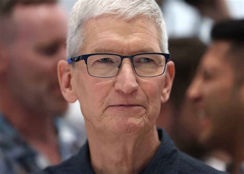 How Tim Cook Built a $350M Empire: The Secrets of Apple’s CEO Wealth - Veja Store Site