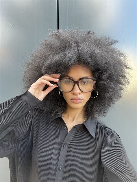 square glasses and a Fro am i giving 90s or wha | Girl hairstyles
