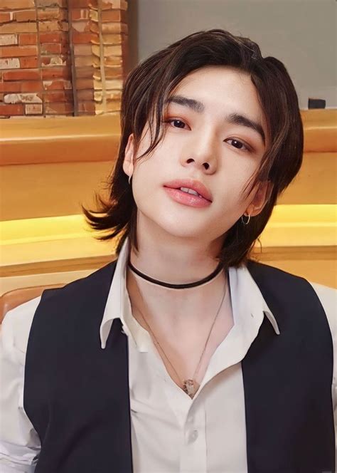 hwang ɞ ♡% | Красивые знаменитости, Знаменитые парни, Красивые мужчины