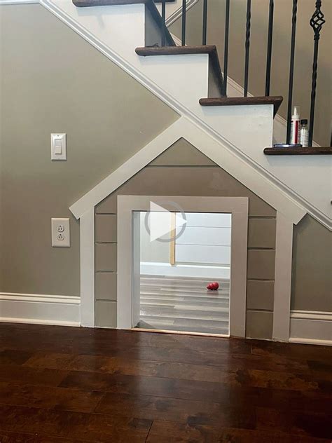 Under stair dog house ideas that will make your jaw drop dog house under the stairs – Artofit