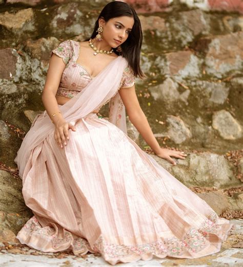 Aurora Sinclair (Bigg Boss Tamil 9) Wiki, Age, Family, Images - TamilGlitz