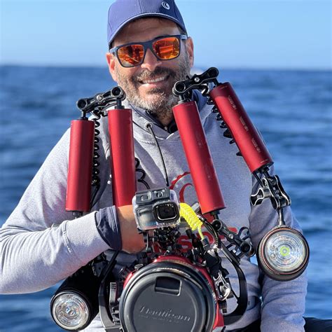 Underwater photoshoot with @coraliadives doing her thing in a Goth