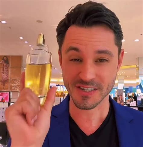 Fragrance expert reveals why Estee Lauder's Beautiful is 'anything but ...