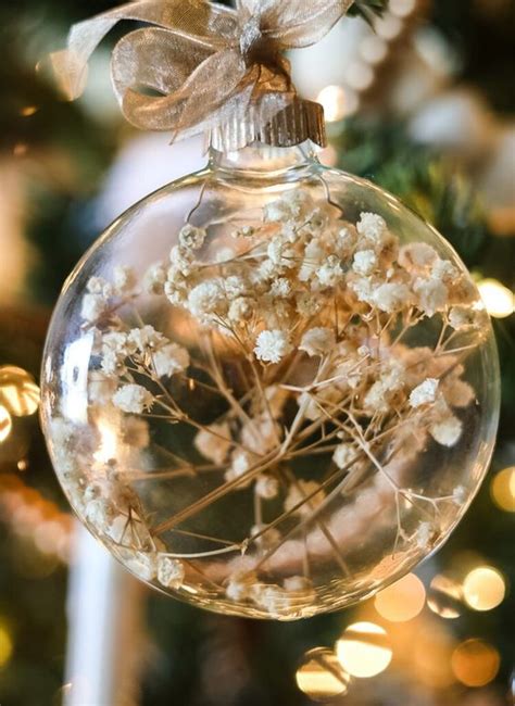 79 Clear Glass Christmas Ornament Decor Ideas - Shelterness