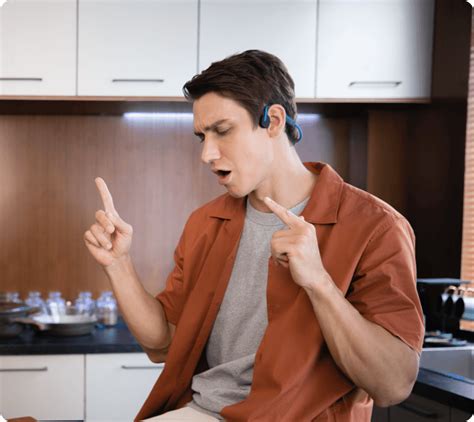 OpenMove Affordable Bone Conduction Headphone - Shokz UK