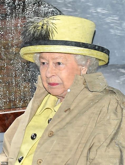 Королева Елизавета посетила воскресную службу в церкви: ru_royalty ...
