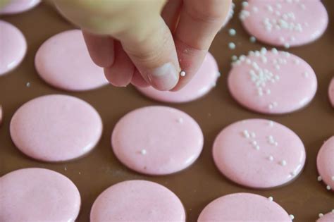 how to flavor macaron shells